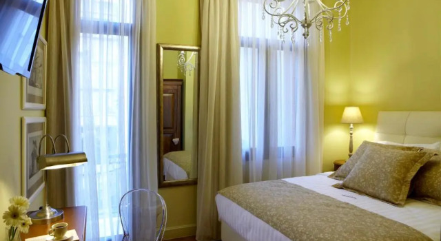 Двухместный номер Classic с балконом Sweet Home Hotel