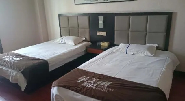 Xinzheng Black Panther Business Hotel (Golden Avenue Black Panther Logistics Park), Book Hotel Zhengzhou Henan
