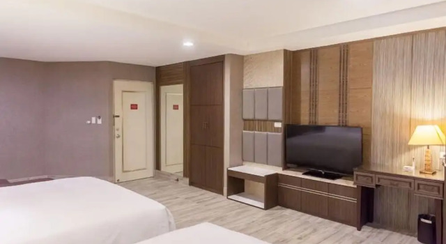 Номер Deluxe Maple Hotel Second Branch