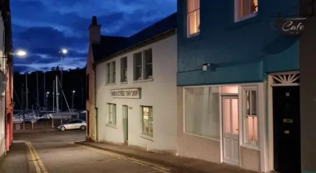No.8 (Adults Only), Book Hotel Stornoway Isle of Lewis