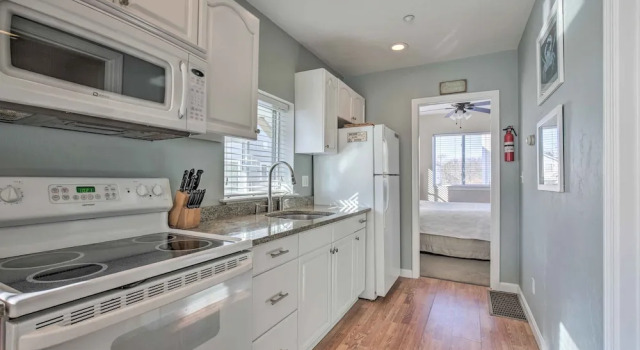 York Beachfront Condo - Steps to Long Sands!