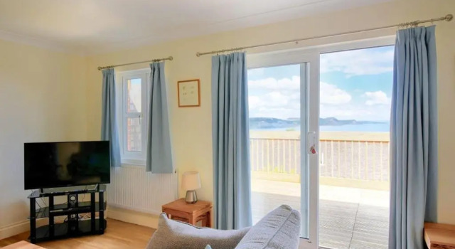 7 Coram Court, Забронировать Отель Отели Лайм-Риджис с парковкой, рядом с Church Cliff Beach, Парковка