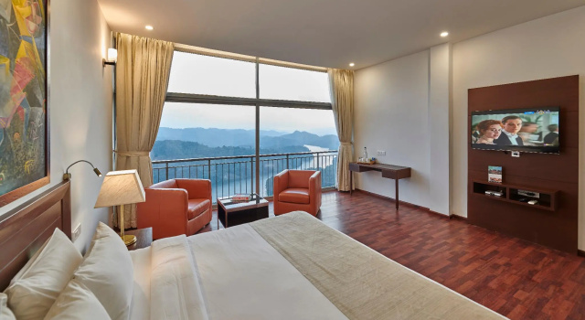 Люкс с видом на озеро Ragamaya Resort & Spa Munnar