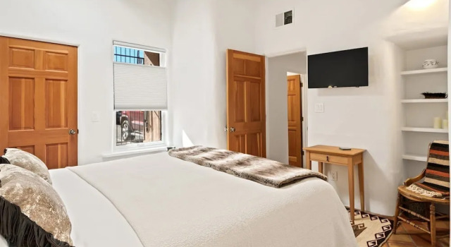 Коттедж El Ocaso - The Best of Downtown, Luxury Home With Sonos Sound System
