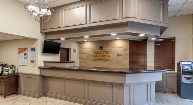 Quality Inn & Suites, Забронировать Отель Недорогие отели Ниагара Фолс, рядом с Казино Niagara, недорого