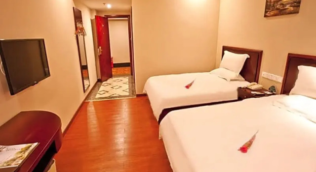 Двухместный номер Business GreenTree Inn Zhuhai Changlong Airport