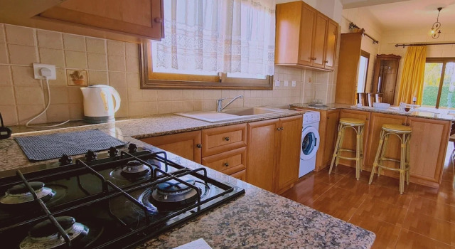 STAY Pernera House, Забронировать Отель «постель и завтрак» Отели Айия-Напа с парковкой, Парковка