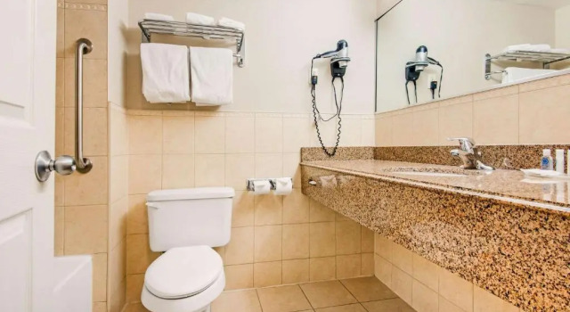 Четырёхместный номер Standard с видом на реку Comfort Inn Fallsview