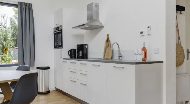 Коттедж Classic Furnished Chalet With Dishwasher, Near Almelo