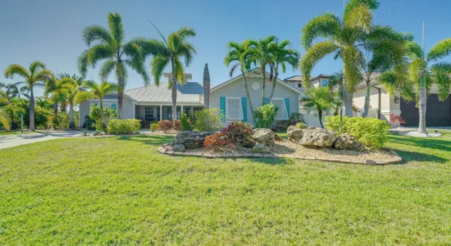 Коттедж Dock & Pool: Canal-front Cape Coral Oasis!