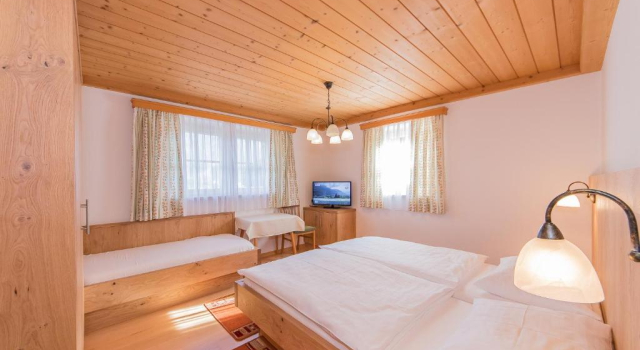 Gästehaus Müllauer, Забронировать Отель Отели Леоганг с парковкой, рядом с Schanteilift, Парковка