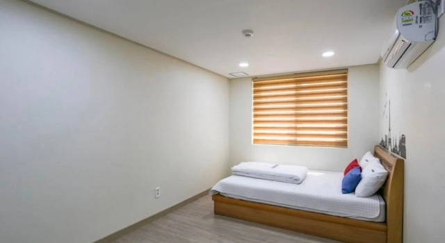 Busan J and J House Pension