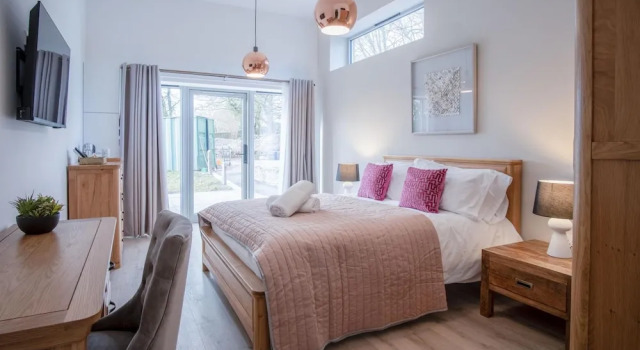 Suite 12 - Sleeping Giant Hotel - PEN Y CAE Inn