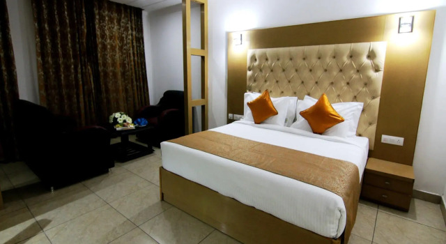 Hotel Trinetar Gardens, Забронировать Отель Отели Джамму и Кашмира с парковкой, Парковка