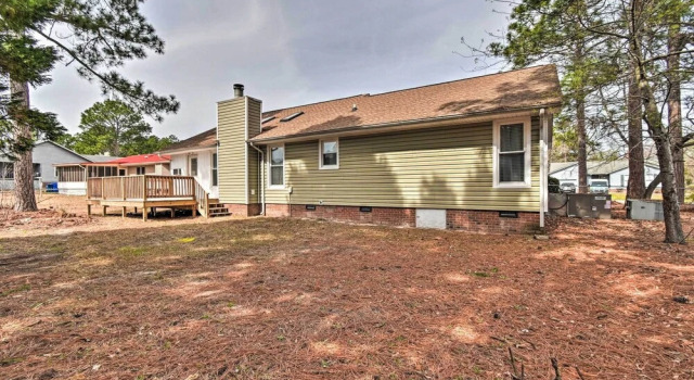 Коттедж с 3 комнатами Fayetteville Vacation Rental w/ Sunroom & Yard