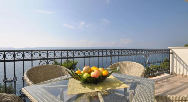 Апартаменты с 2 комнатами с балконом и с видом на море Apartments Rose