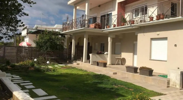 Lovely House by the Sea with Garden and BBQ (A)