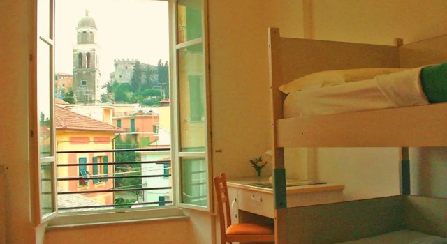 Кровать в общем номере Ospitalia del Mare Hostel
