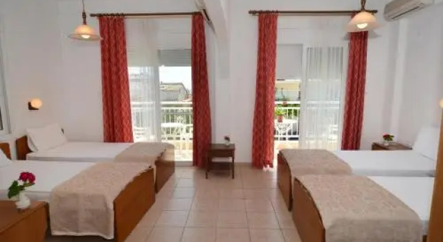 Triada Hotel