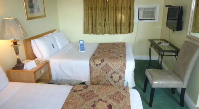 Двухместный номер Economy Bayside Inn & Waterfront Suites