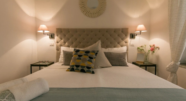 Majestic 1BR / 2BR Suites Next To Colosseum at Piazza Venezia, Prenota Hotel Pantheon Roma