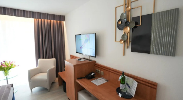 Двухместный номер Standard с балконом и с видом на сад Parkhotel Sonnenberg