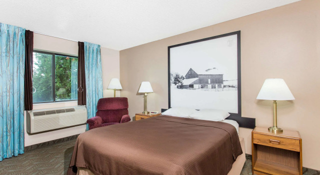 Super 8 by Wyndham Dodgeville