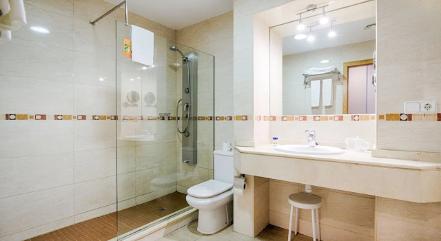 Трёхместный номер Standard Plaza Alaquàs