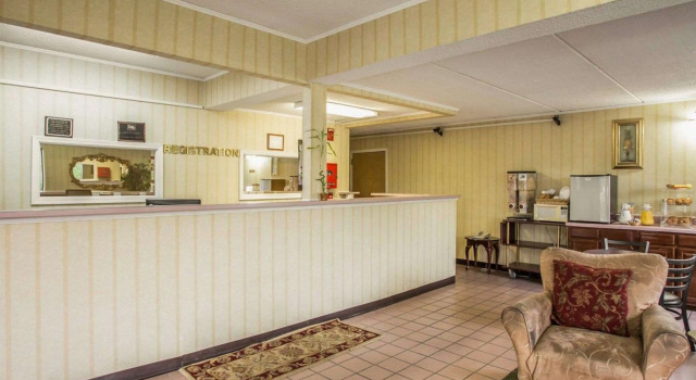 Econo Lodge Inn & Suites Lugoff, Забронировать Мини-отель Мини-отели Южной Каролины, Мини-отель