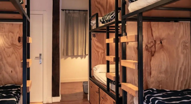 Кровать в общем номере Surfing Etxea - Surf Hostel