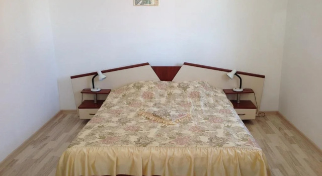 Gloria Holiday House