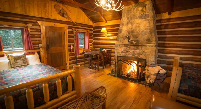 Camera familiare Standard con balcone Storm Mountain Lodge & Cabins