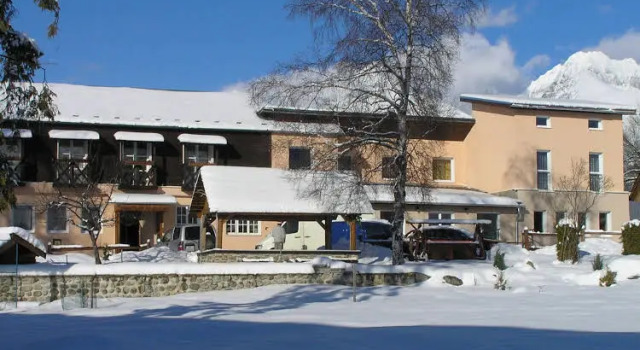 Monty Ranch, Rezervovat Hotel Hotely v Prešovský kraj s parkováním, Parkování