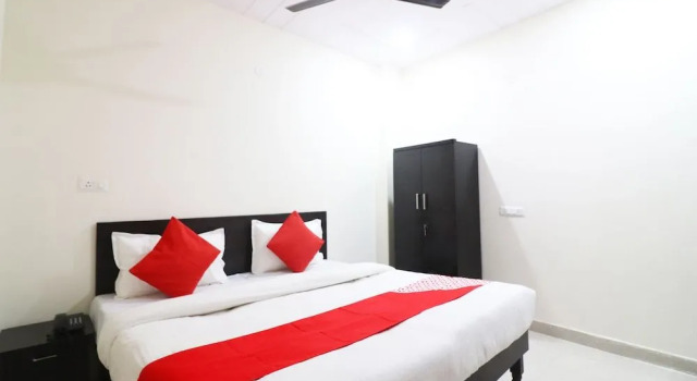 OYO 49097 Comfort Palace