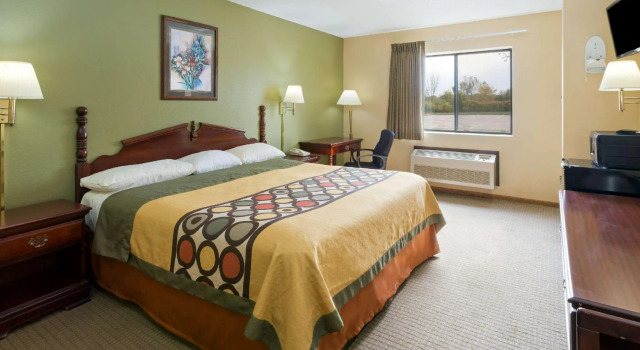 Двухместный номер Standard Super 8 by Wyndham DeKalb IL