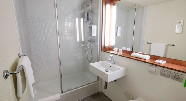 Трёхместный номер Standard Campanile Hotel Senlis