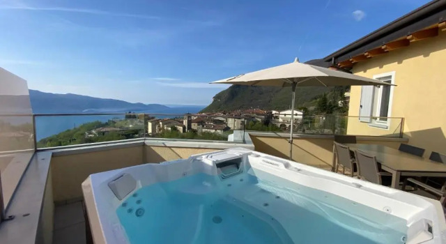 Люкс Deluxe Residence La Villa Tignale