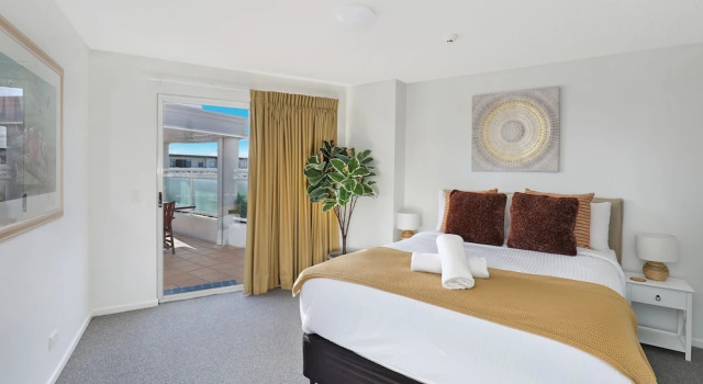 Номер Luxury Beachside Resort Kawana Waters