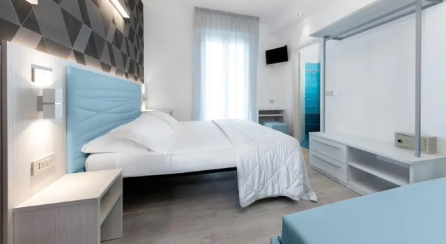 Трёхместный номер Standard Hotel Eiffel