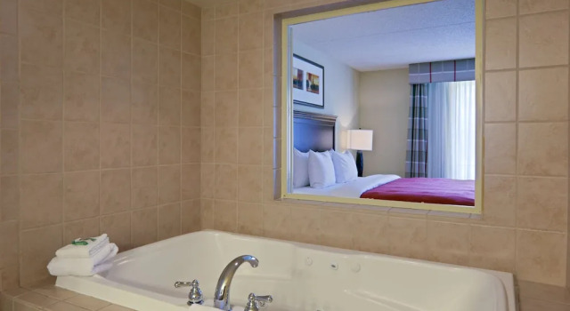 Люкс Country Inn & Suites by Radisson, Fredericksburg, VA