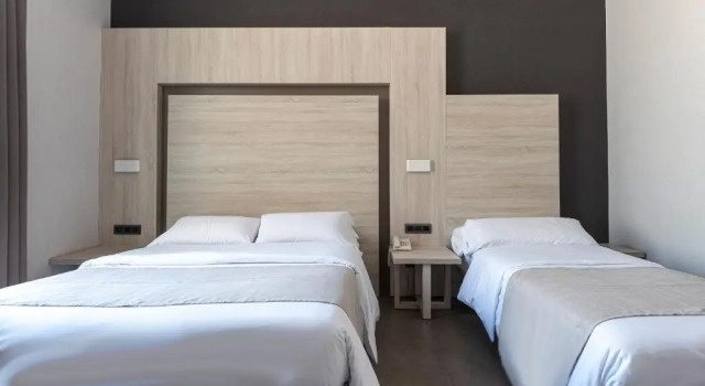 Четырёхместный номер Standard Plaza Goya Rooms