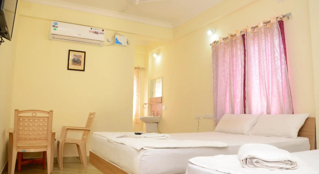 Hari Iyer Residency