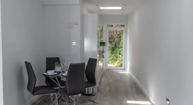 Апартаменты London Northwick Park by Riis Property