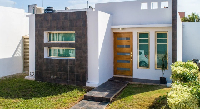 Casa moderna en segura Residencial Hacienda Chetumal, Prenota Hotel Hotel a Quintana Roo con parcheggio, Parcheggio