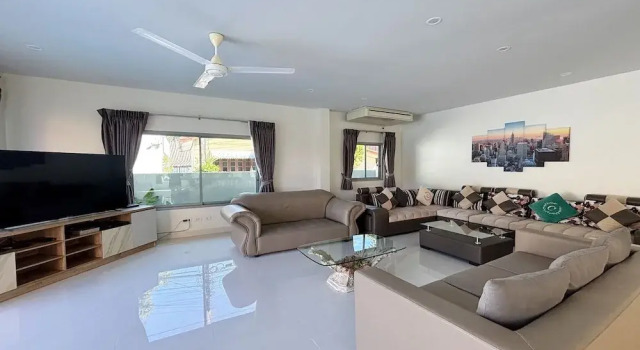 Villa Ishu 4BR Pool and Garden
