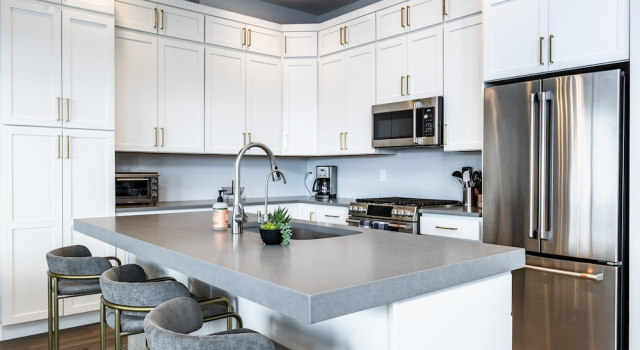 Modern Mountain Retreat Sleeps 10 Park City, Book Feriehus Sommerhuse i Hideout, Hytte