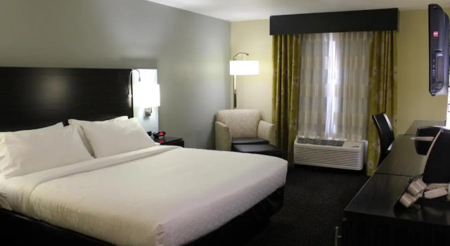 Run of House Holiday Inn Express & Suites Marion Northeast by IHG