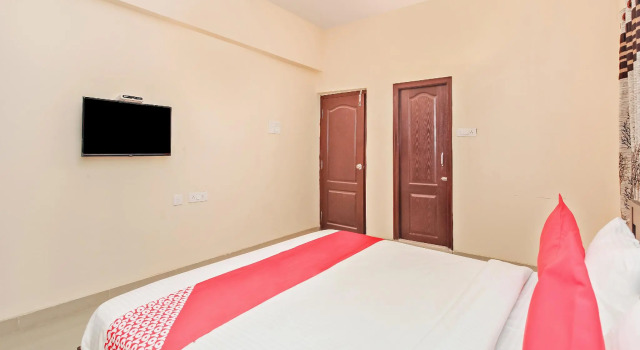 Vaccinated Staff- CAPITAL O 30955 Alpine Glow Pinnacle, Rezerwuj Hotel Secunderabad 