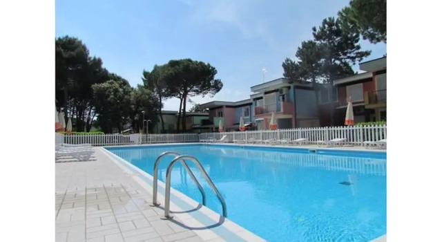 Apartment on two Floors in Residence With Pool - By Beahost Rentals