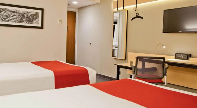 Четырёхместный номер Standard City Express by Marriott Paraiso